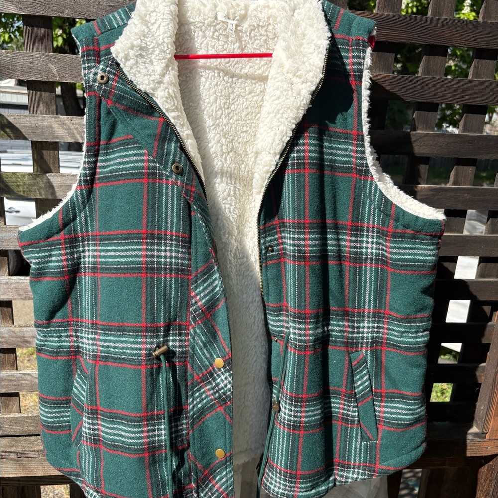 Maurices Plaid Sherpa Vest. Size 2X